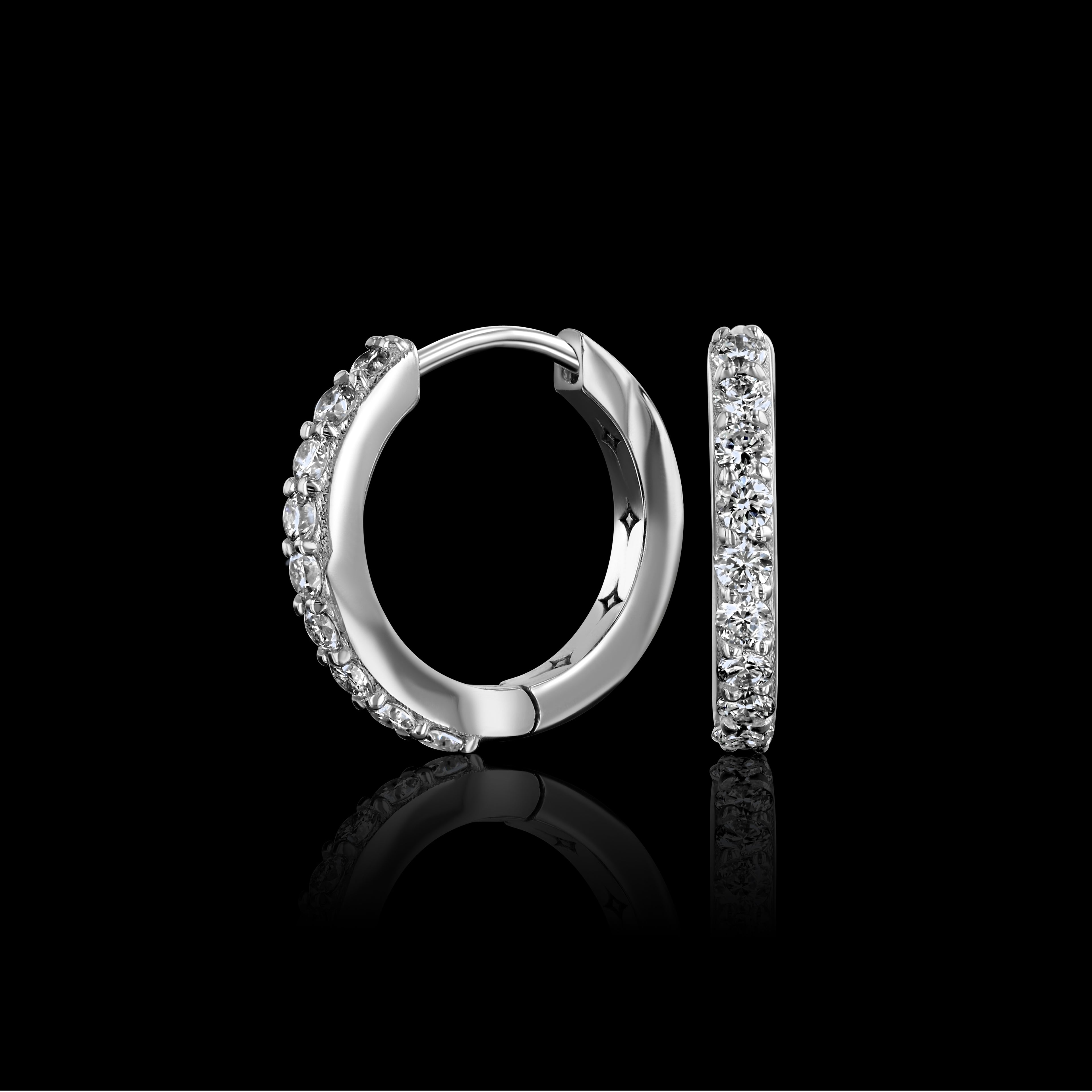 SMALL DIAMOND HUGGIES